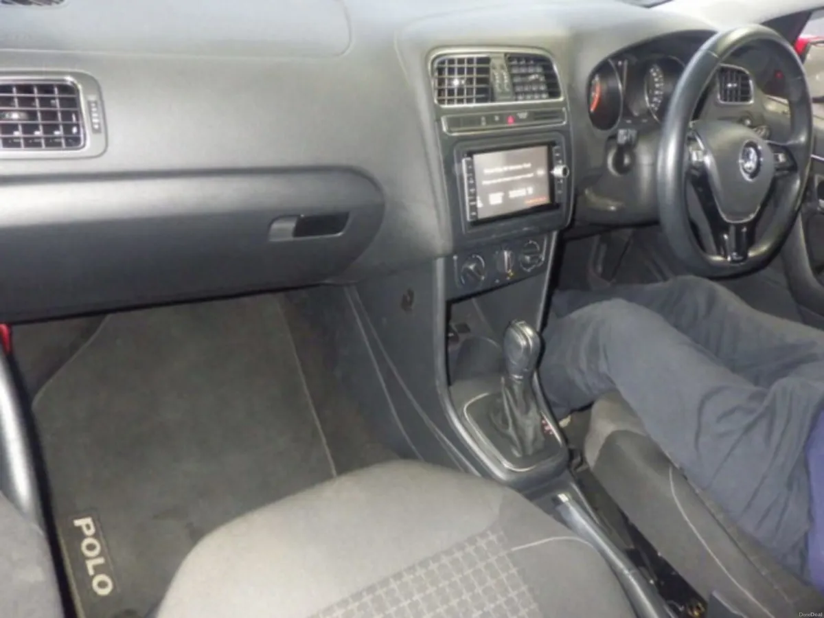 Volkswagen Polo 2015 Volkswagen Polo 1.2 TSI Comfo - Image 5