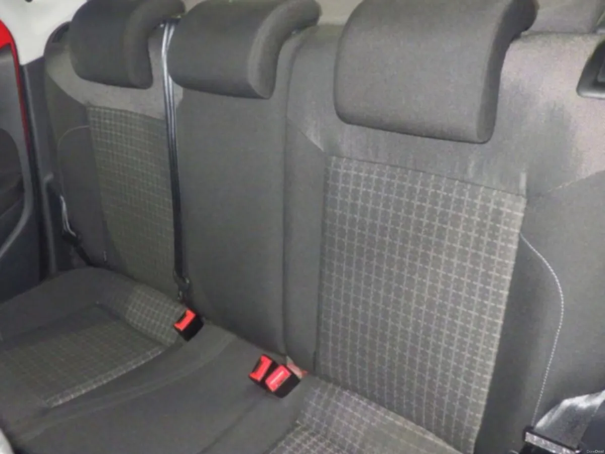 Volkswagen Polo 2015 Volkswagen Polo 1.2 TSI Comfo - Image 6