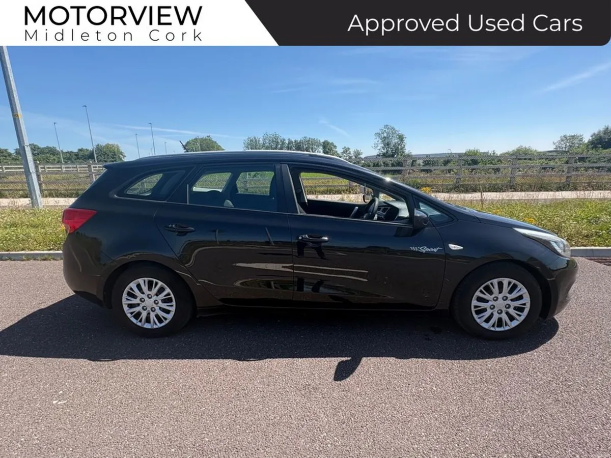 Kia Ceed SW CRDI Excellent Condition! BLUETOOTH AI - Image 3