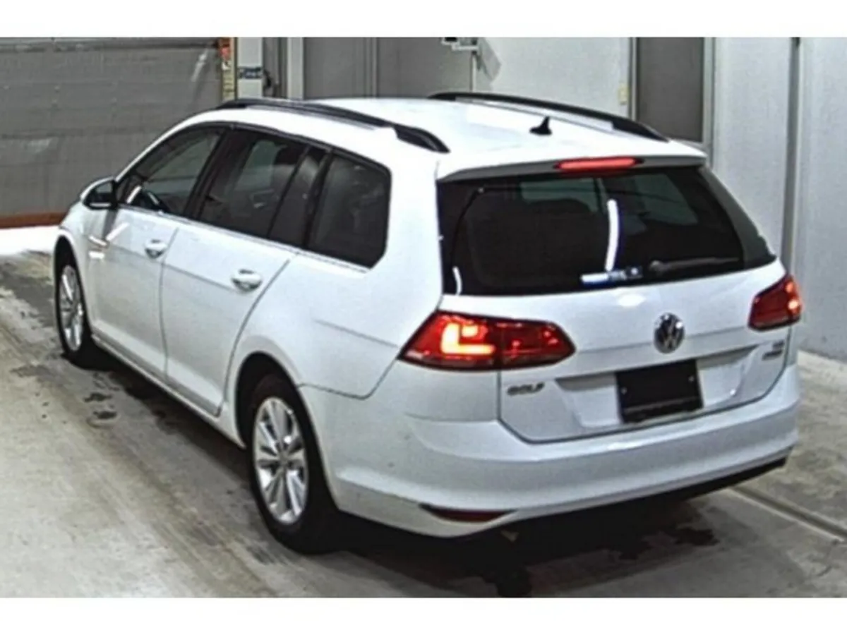 Volkswagen Golf 2015 Volkswagen Golf Variant TSI C - Image 2