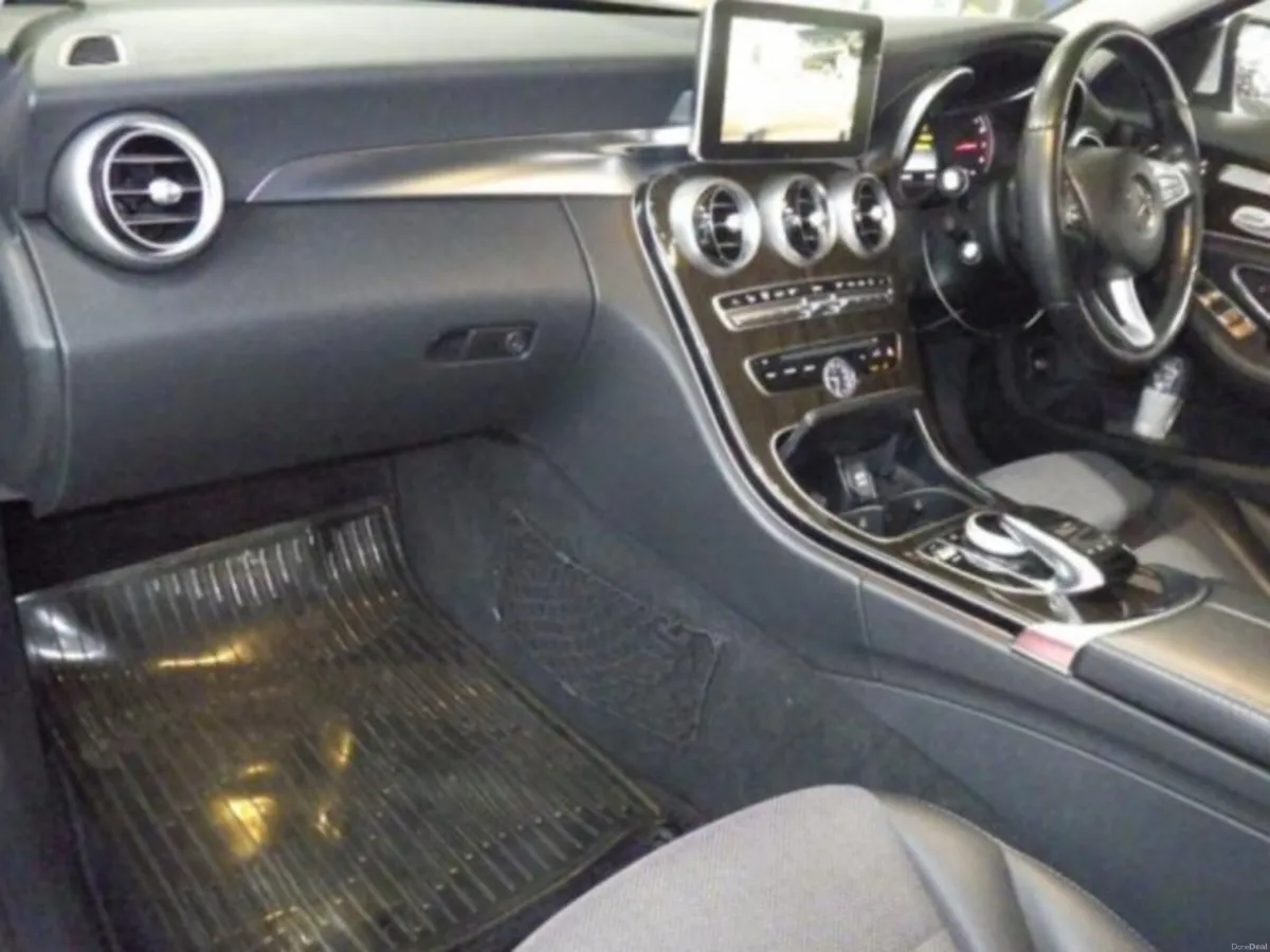 Mercedes-Benz C-Class 2.0 Petrol Auto - Image 3