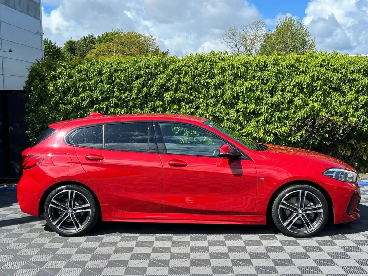 BMW 1-Series 118d M-SPORT 2.0 D AUTO // 18" M-SPOR - Image 2