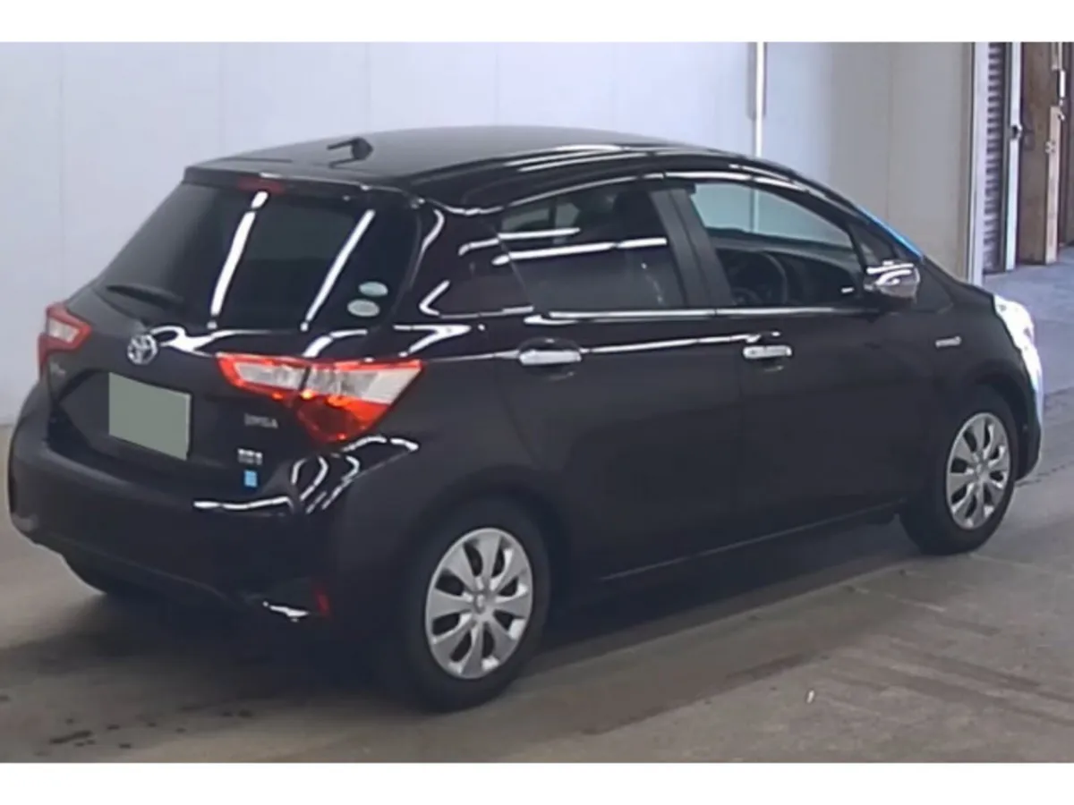 Toyota Vitz 1.5 Petrol Hybrid Auto - Image 4