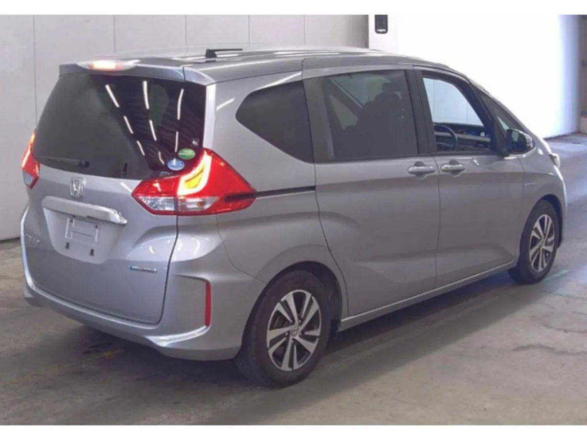 Honda Freed 1.5 Petrol Hybrid Auto - Image 2