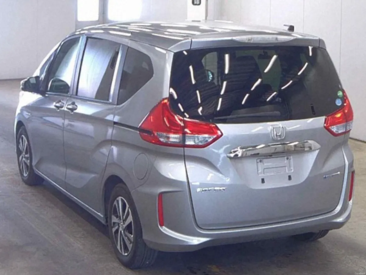 Honda Freed 1.5 Petrol Hybrid Auto - Image 4