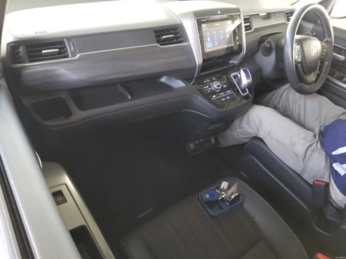 Honda Freed 1.5 Petrol Hybrid Auto - Image 6