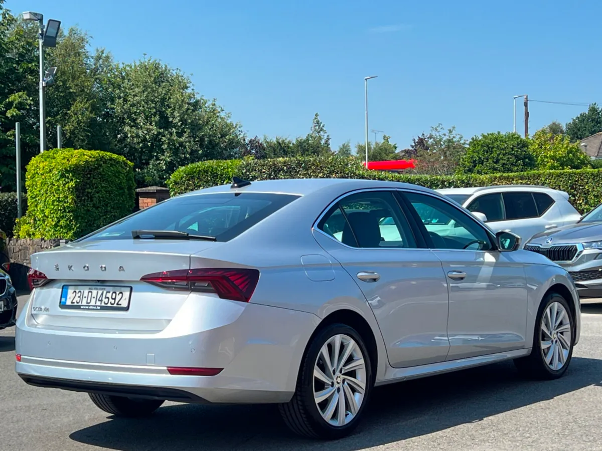 Skoda Octavia STYLE 2.0TDI 5DR *HIGH SPEC* - Image 5