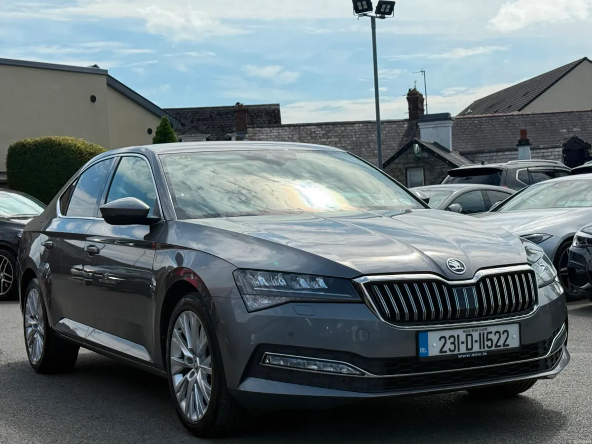 Skoda Superb STYLE 2.0TDI 150HP DSG *HUGE SPEC* - Image 3