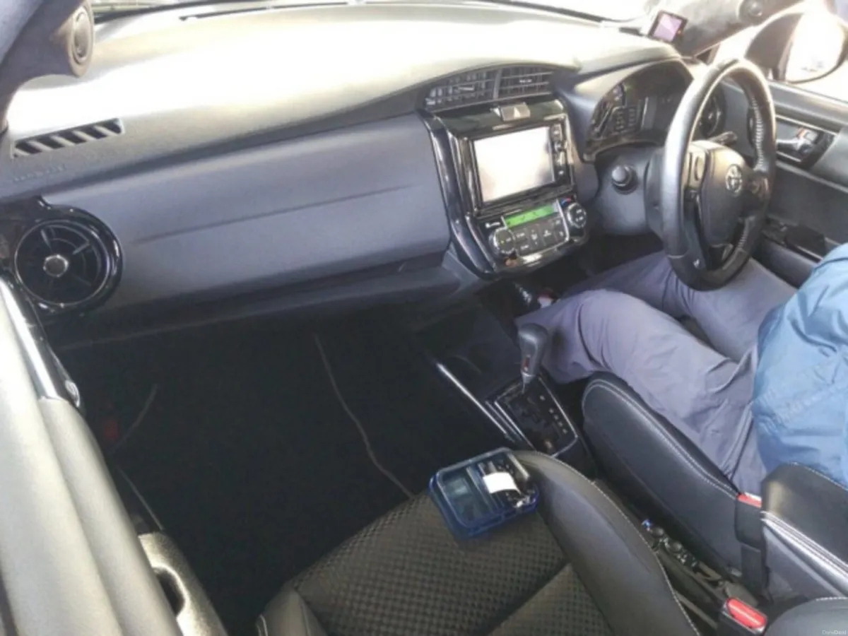 Toyota Corolla 1.5 Corolla Fielder Petrol Hybrid A - Image 5