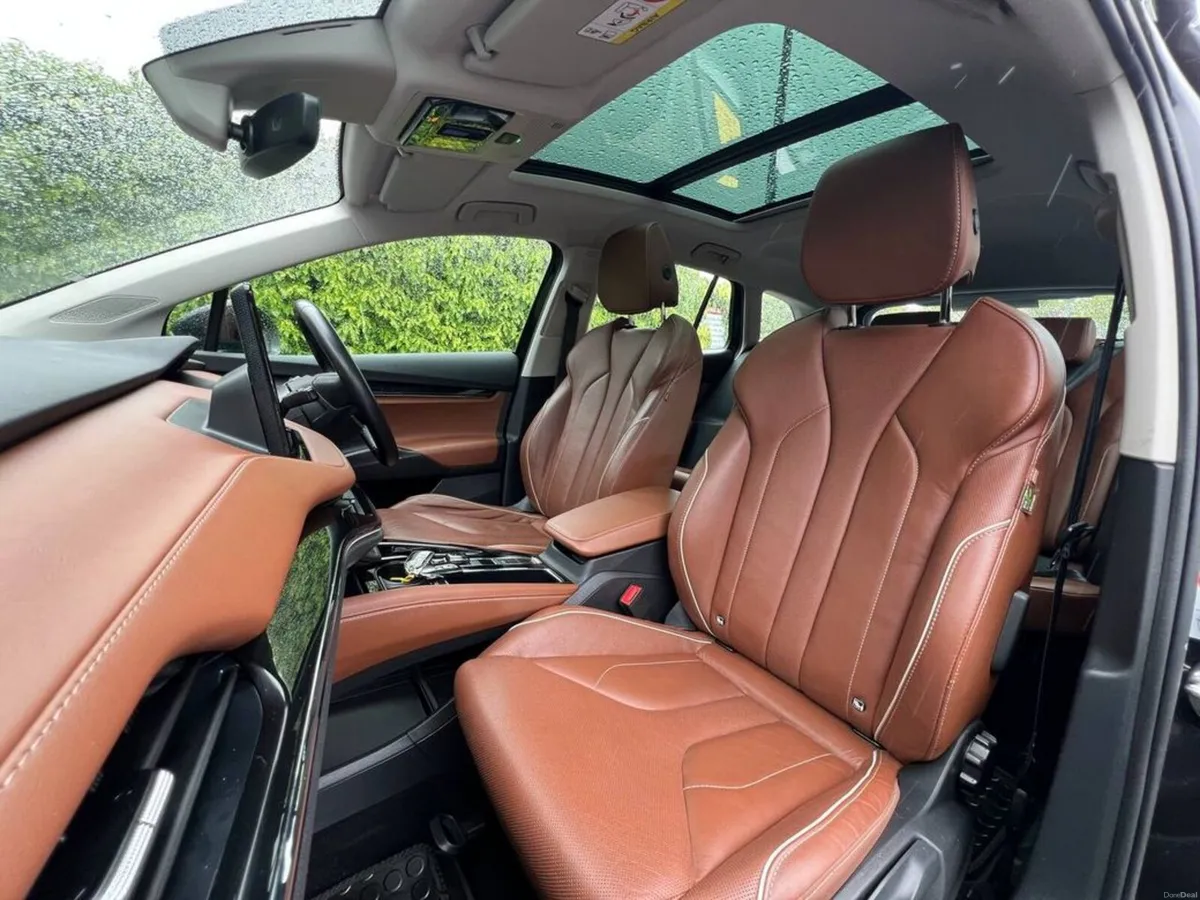 Skoda Enyaq IV 60 // OPENING PAN ROOF // LEATHER I - Image 2