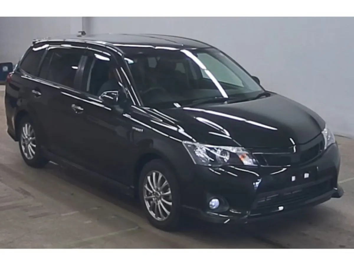 Toyota Corolla 1.5 Corolla Fielder Petrol Hybrid A - Image 2