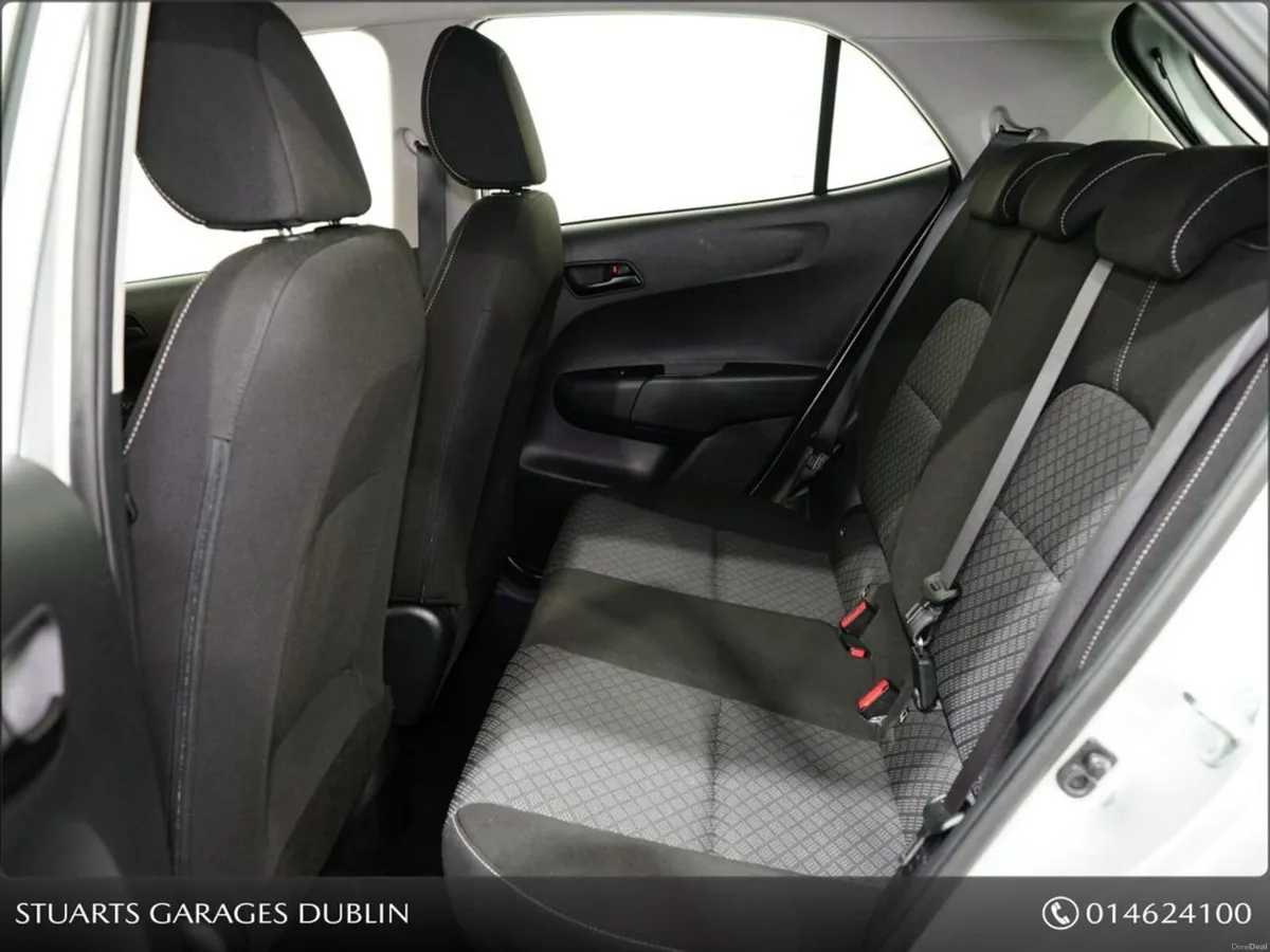 Kia Picanto *AUTO* MINT CONDITION, ONLY 7, 500KM. - Image 5