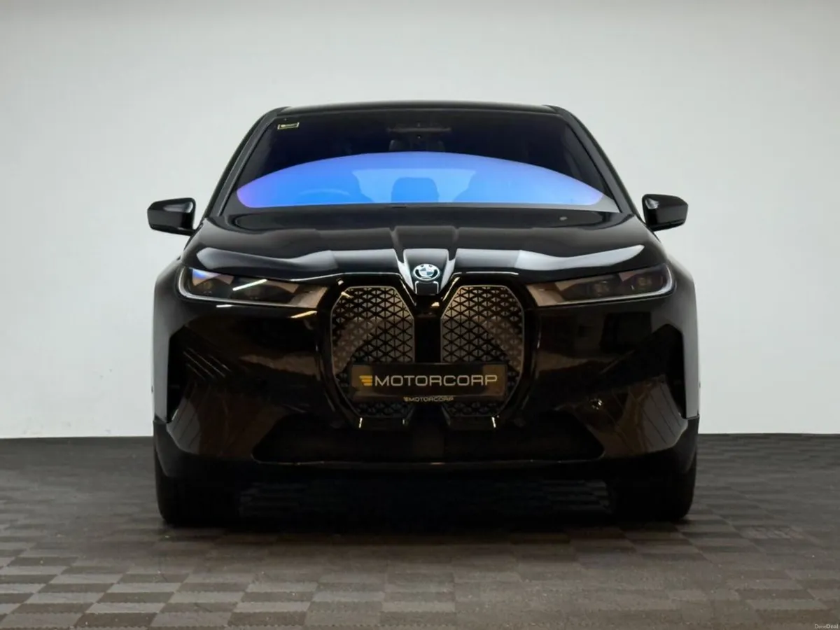 BMW iX 40 M SPORT XDRIVE - Image 2