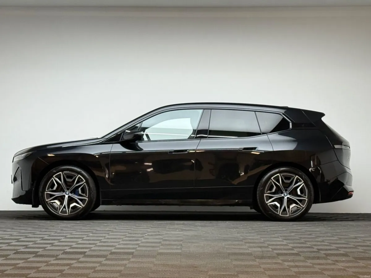 BMW iX 40 M SPORT XDRIVE - Image 4