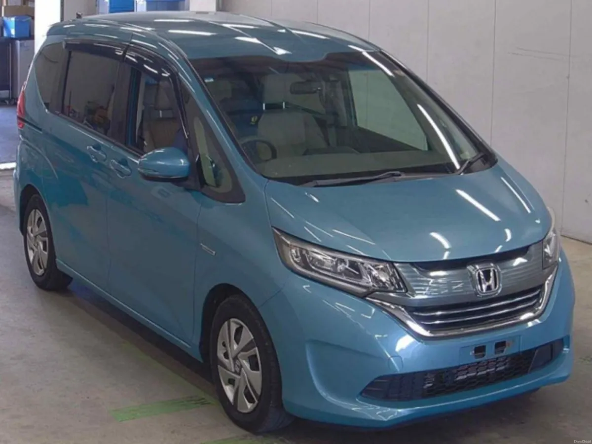 Honda Freed 1.5 Petrol Hybrid Auto - Image 2