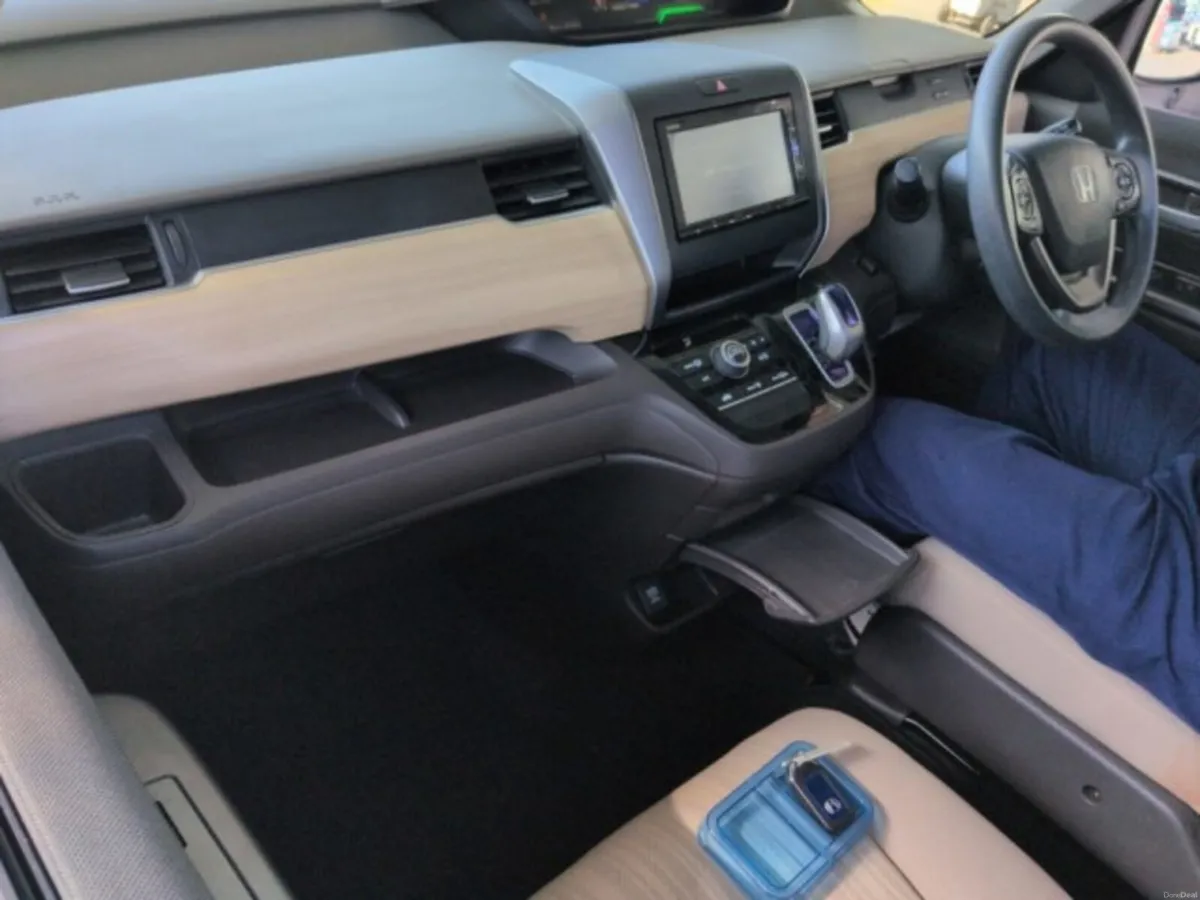 Honda Freed 1.5 Petrol Hybrid Auto - Image 5