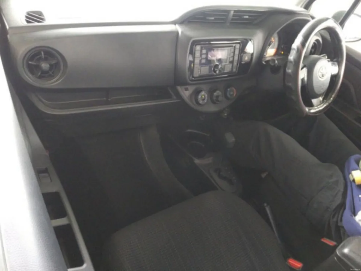 Toyota Vitz 1.0 Petrol Auto - Image 5