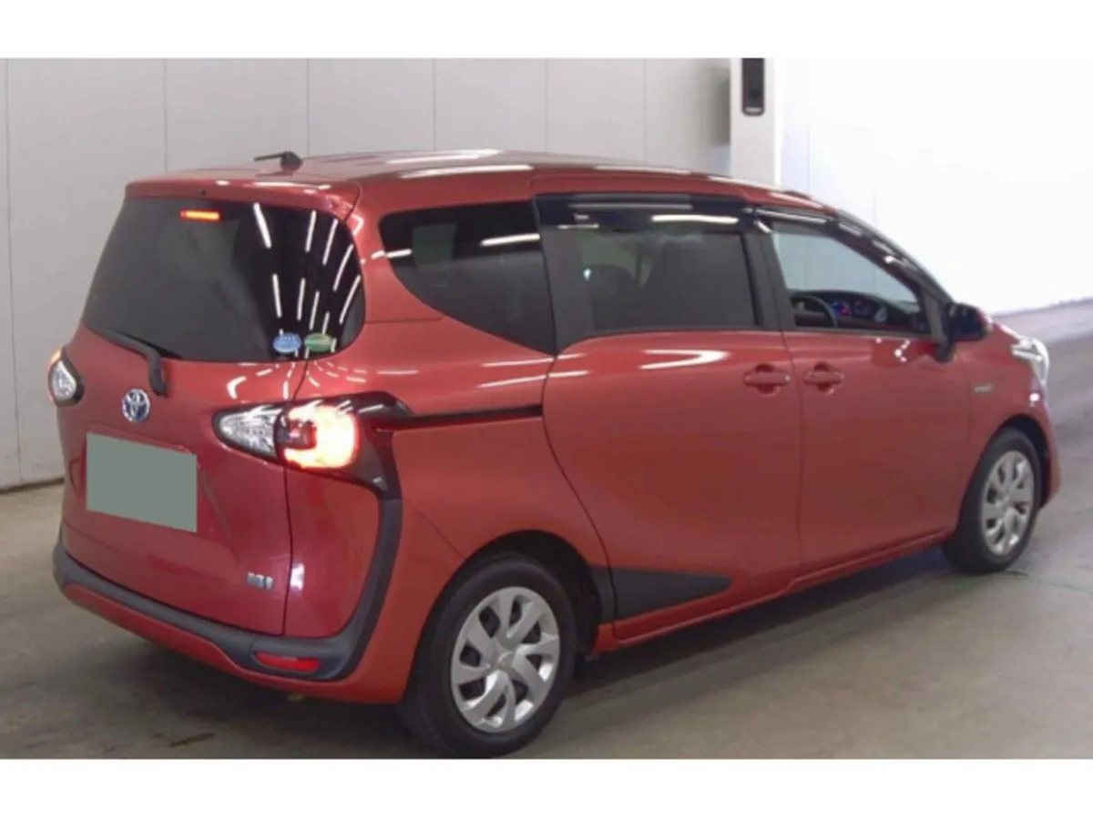 Toyota Sienta 1.4 Petrol Hybrid Auto - Image 4