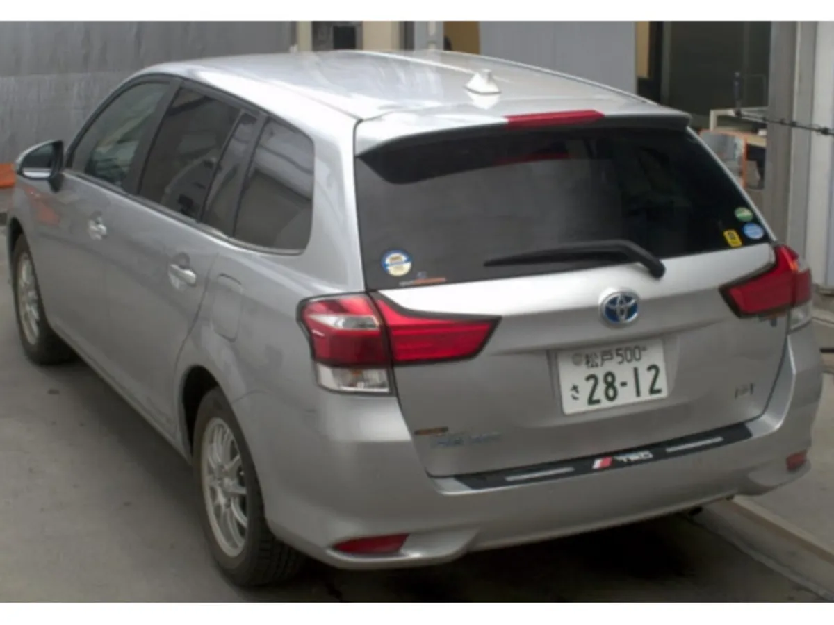 Toyota Corolla 1.5 Corolla Fielder Petrol Hybrid A - Image 3