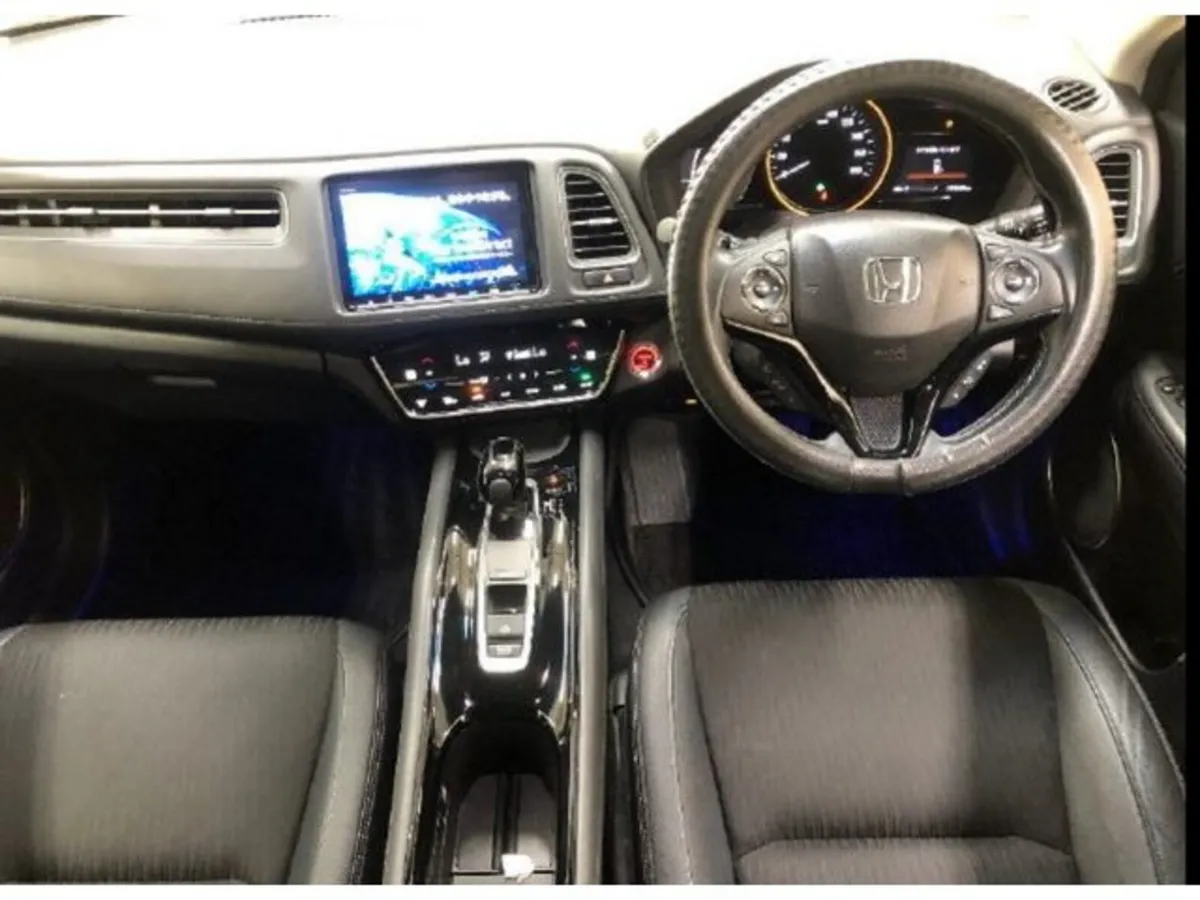 Honda Vezel 1.5 Petrol Hybrid Auto - Image 3