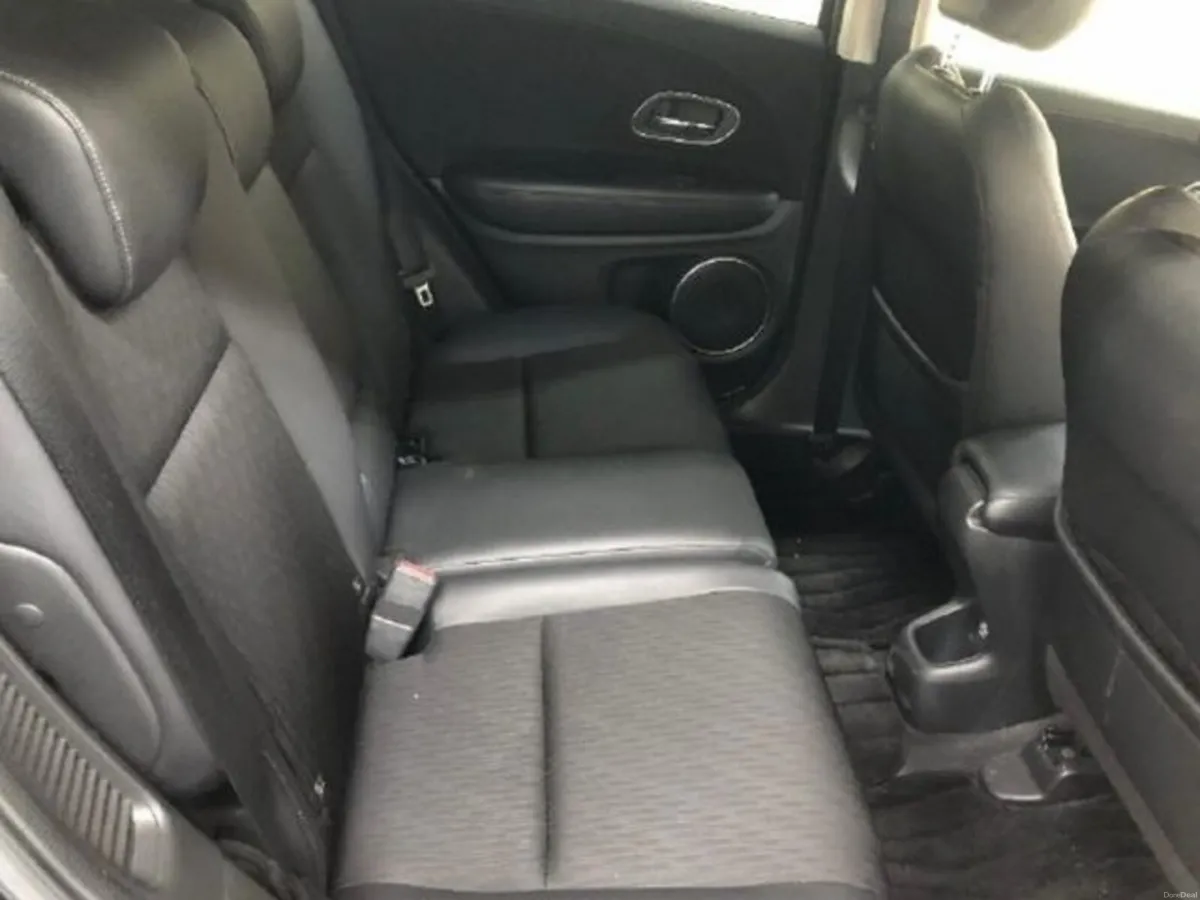 Honda Vezel 1.5 Petrol Hybrid Auto - Image 5