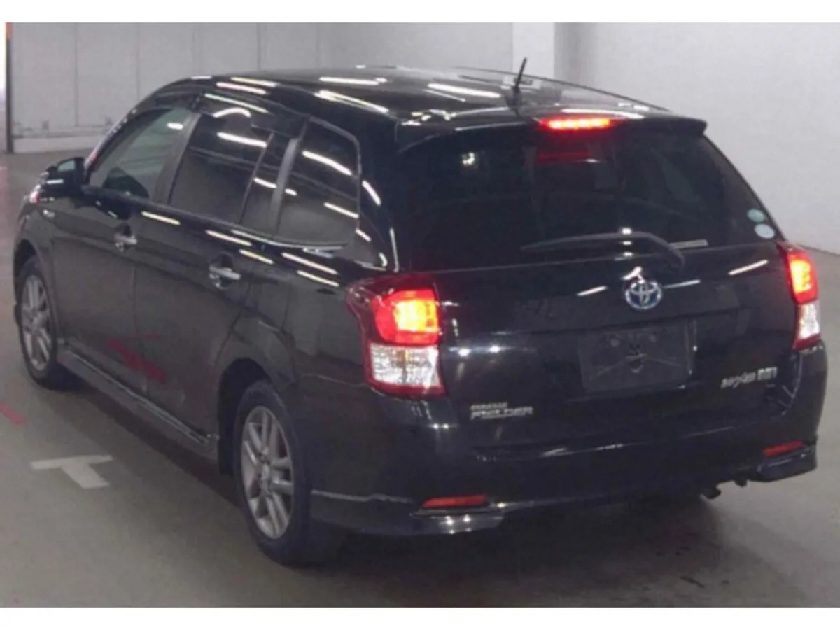 Toyota Corolla 1.5 Corolla Fielder Petrol Hybrid A - Image 3
