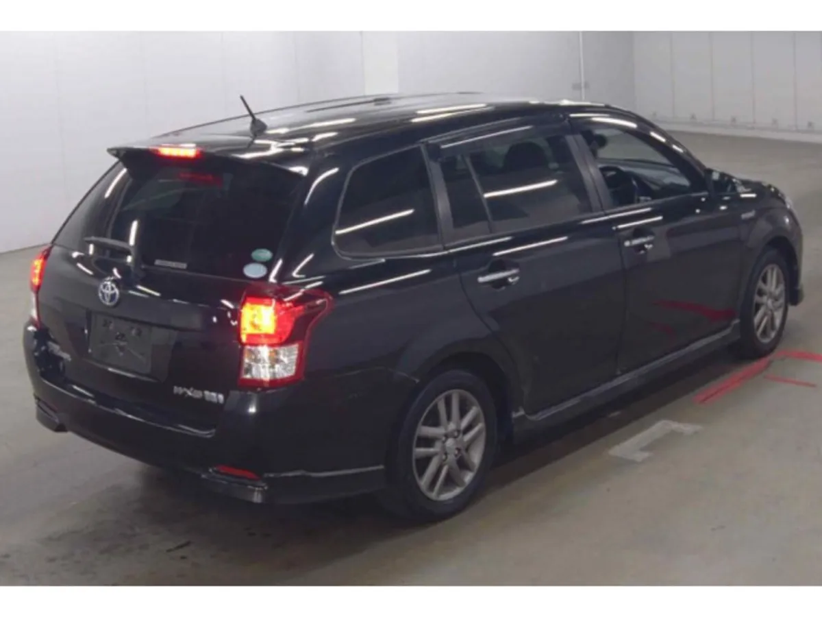 Toyota Corolla 1.5 Corolla Fielder Petrol Hybrid A - Image 4