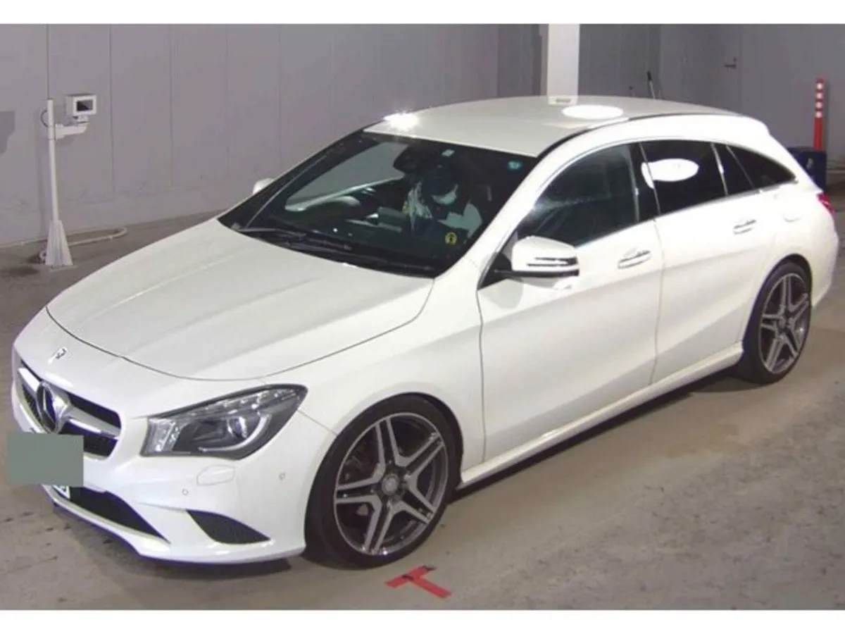 Mercedes-Benz CLA 1.6 Shooting Brake Petrol Auto - Image 3