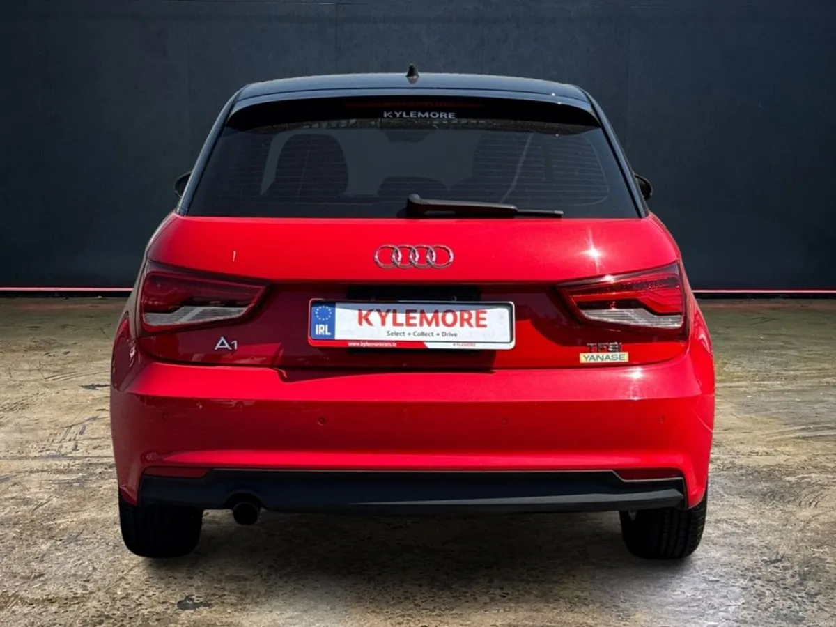 Audi A1 1.0 AUTOMATIC - RED/BLACK TWO TONE - FACTO - Image 4