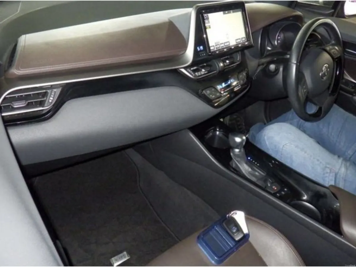 Toyota C-HR 1.8 Petrol Hybrid Auto - Image 5