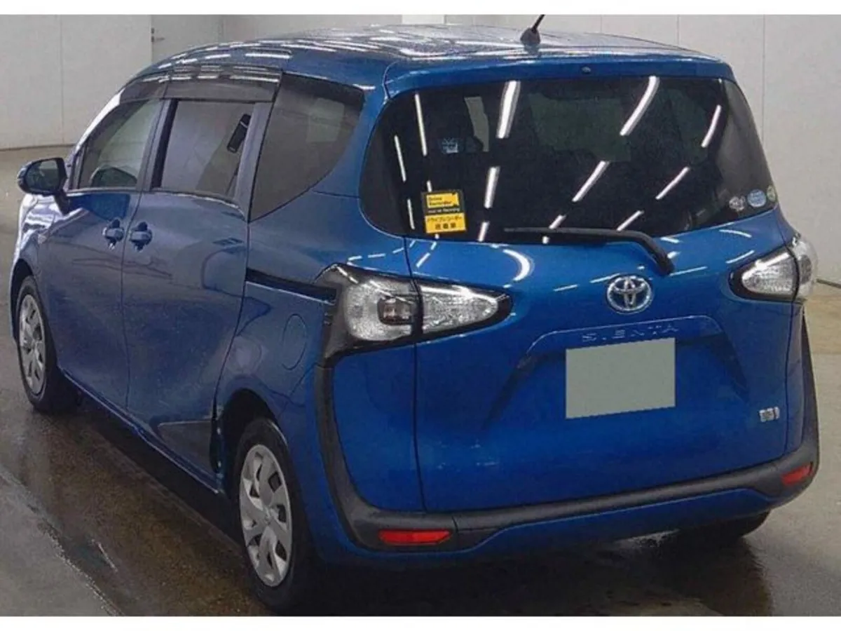 Toyota Sienta 1.5 Petrol Hybrid Auto - Image 4