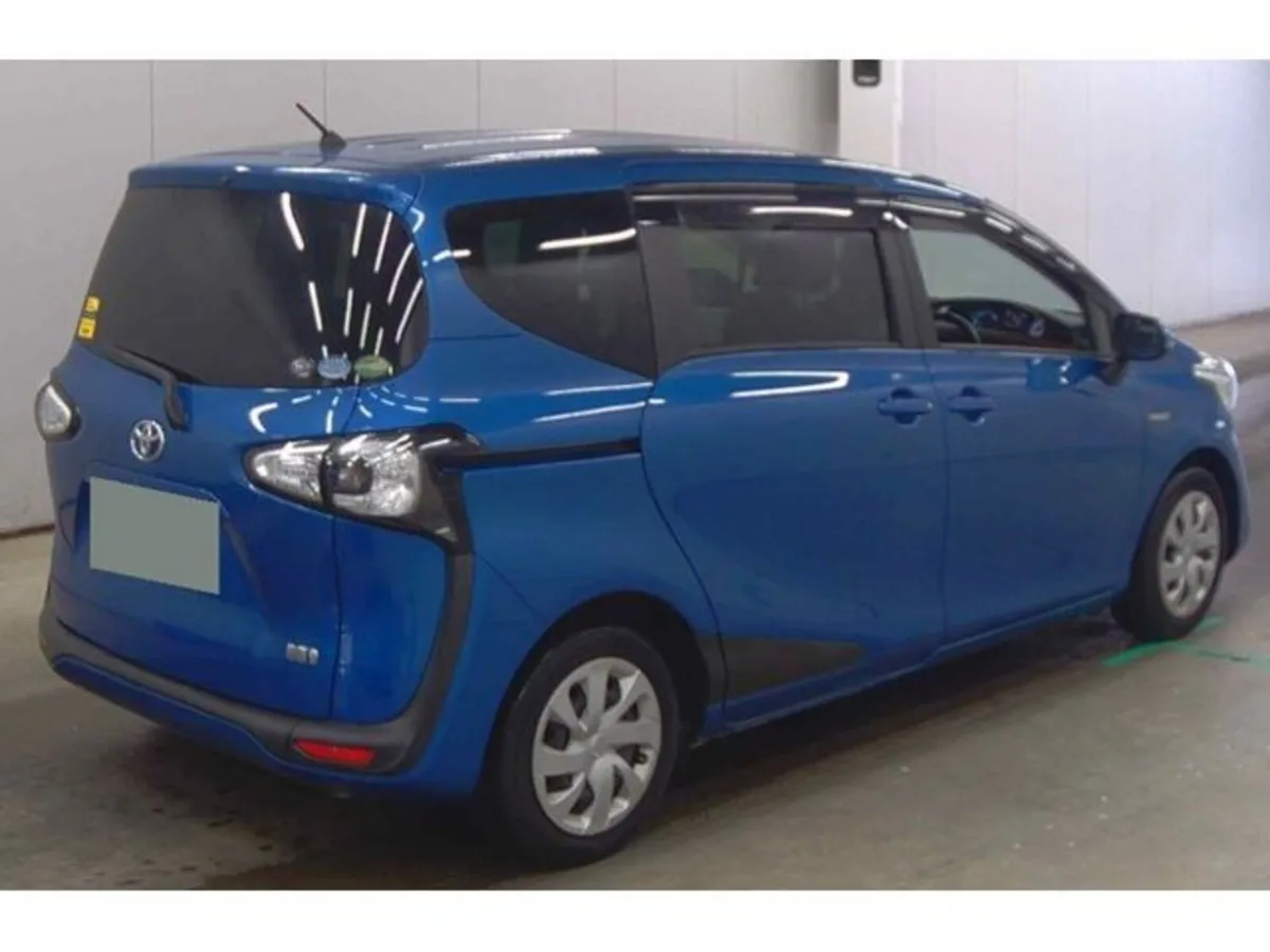 Toyota Sienta 1.5 Petrol Hybrid Auto - Image 5
