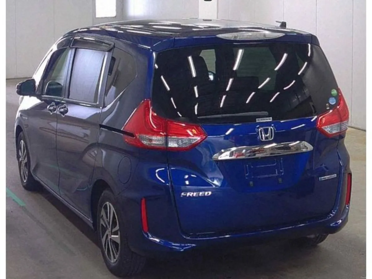 Honda Freed 1.5 Petrol Hybrid Auto - Image 4