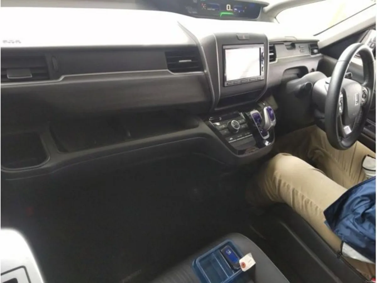 Honda Freed 1.5 Petrol Hybrid Auto - Image 5