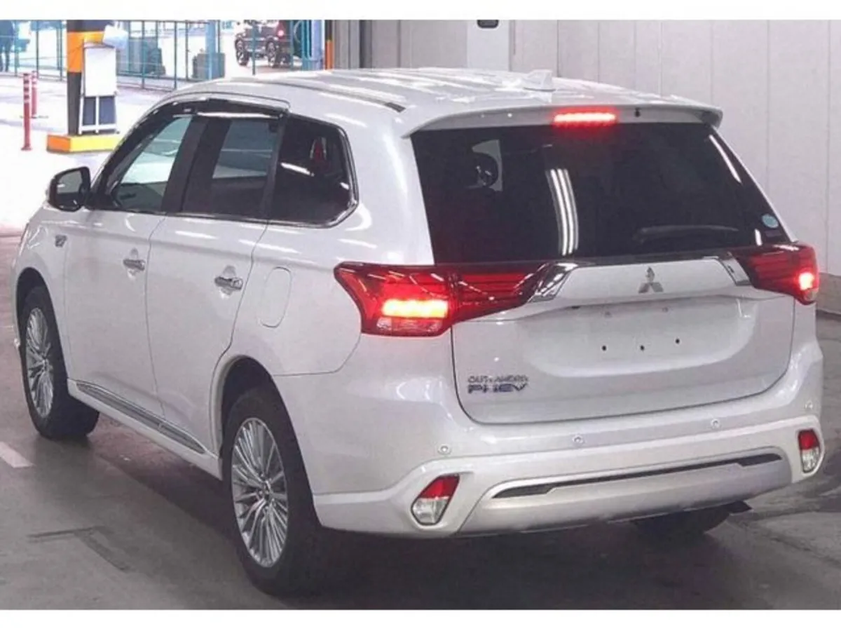 Mitsubishi Outlander 2.4 Outlander PHEV Petrol Hyb - Image 3