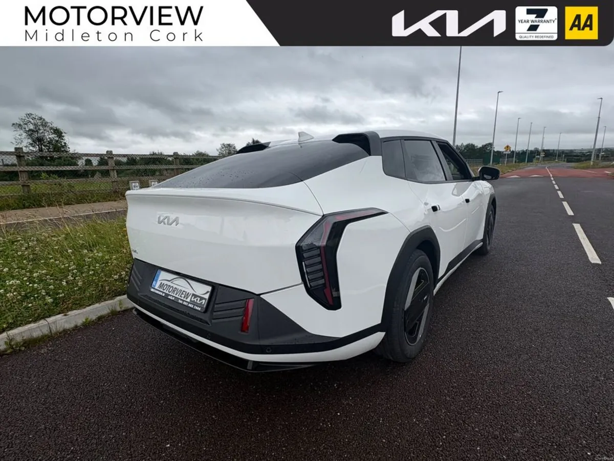 Kia EV4 K3, long-range battery of 81.4 kWh**from 0 - Image 5
