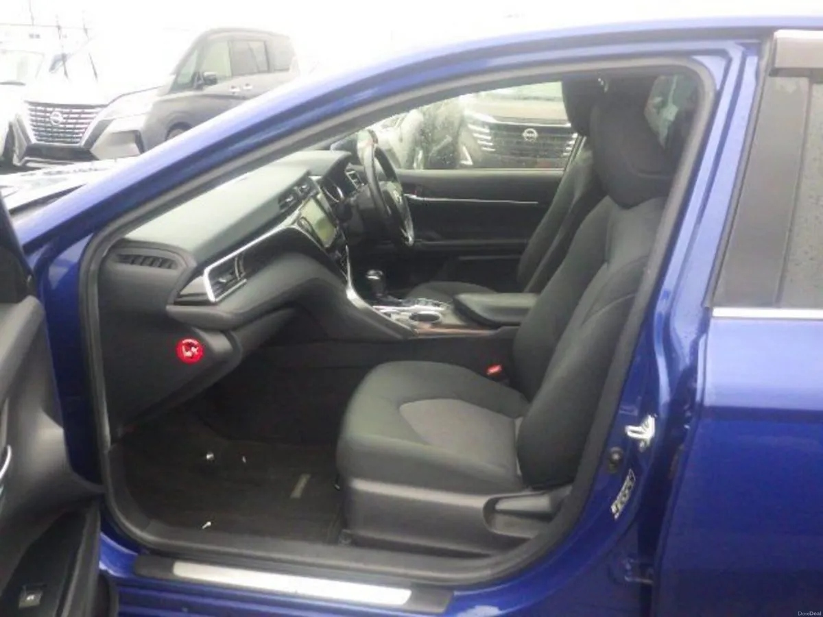 Toyota Camry 2.5 Petrol Hybrid Auto - Image 5