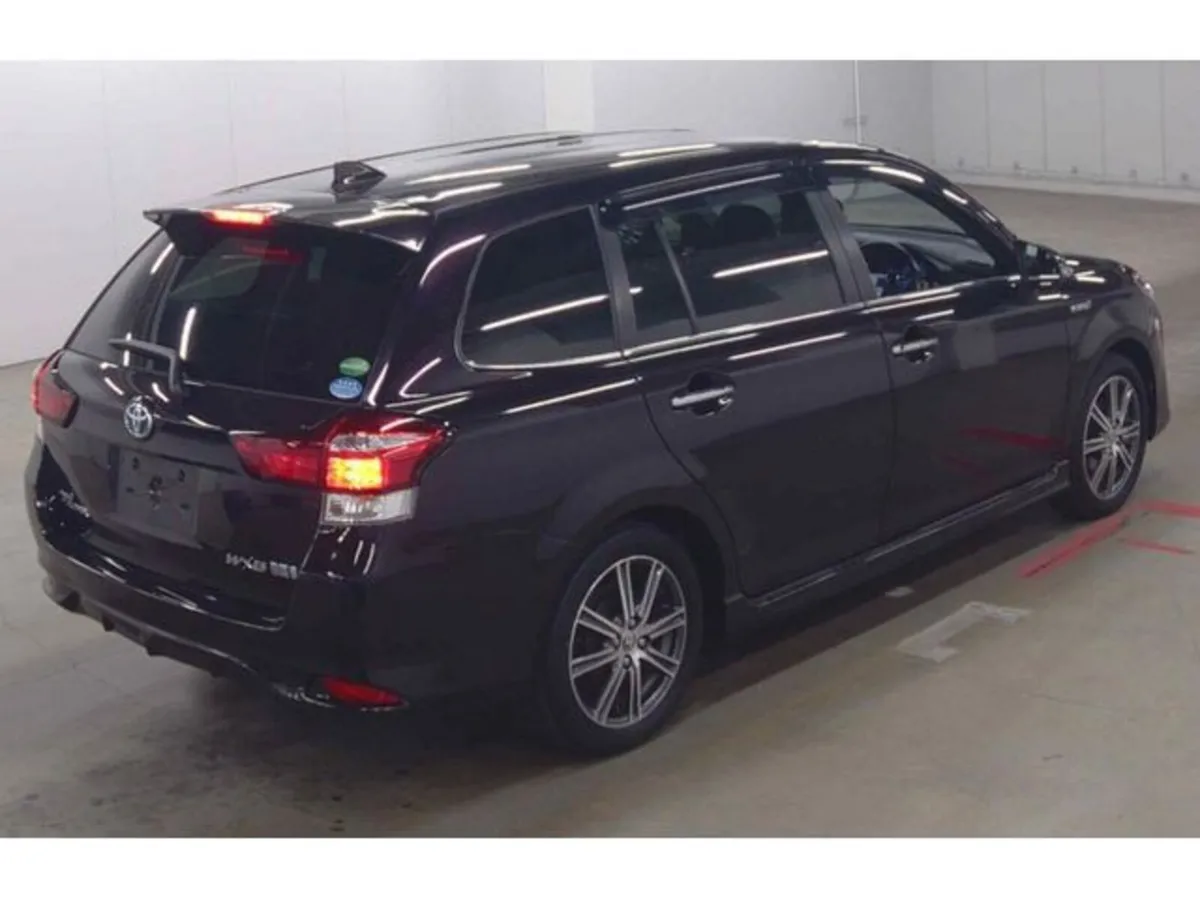 Toyota Corolla 1.5 Corolla Fielder Petrol Hybrid A - Image 4