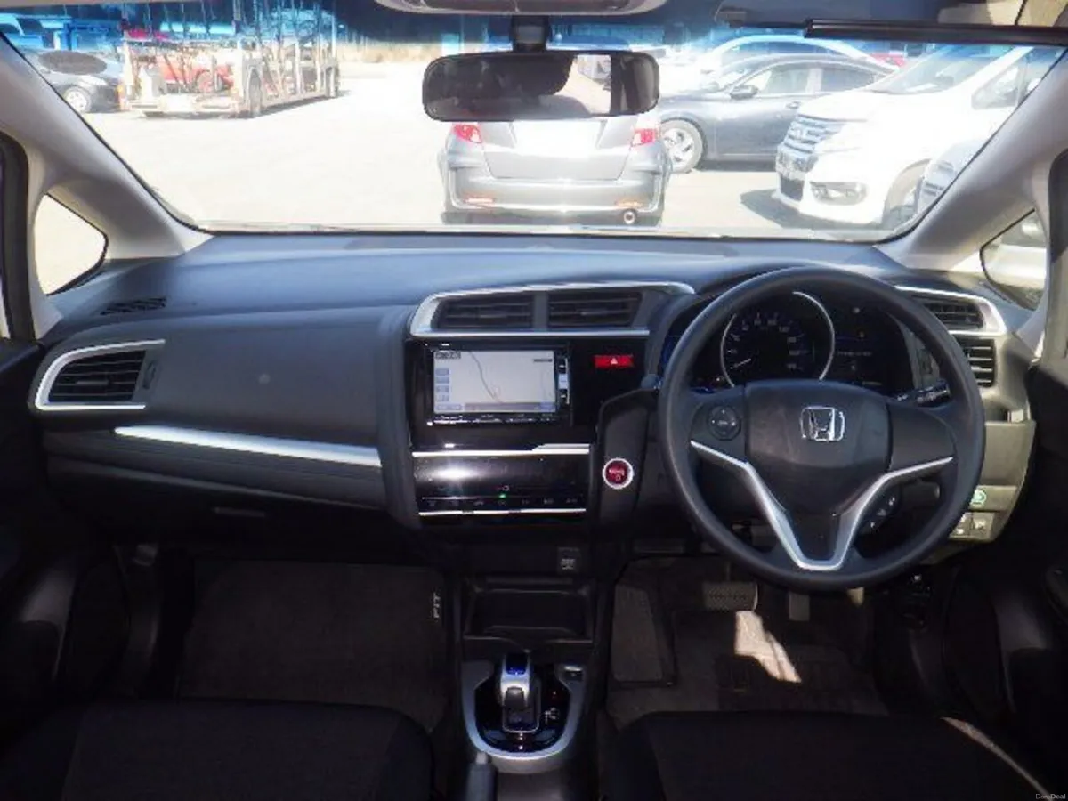 Honda Fit 1.5 Petrol Hybrid Auto - Image 6