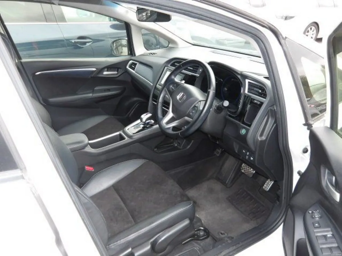 Honda Shuttle 1.5 Petrol Hybrid Auto - Image 3