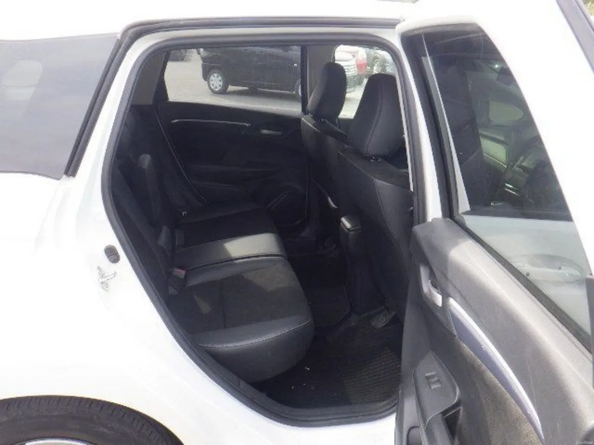 Honda Shuttle 1.5 Petrol Hybrid Auto - Image 4