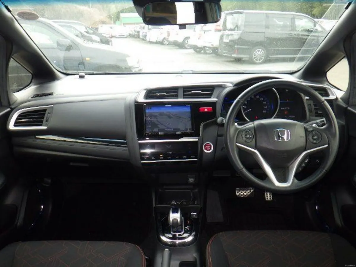 Honda Fit 1.5 Petrol Hybrid Auto - Image 6