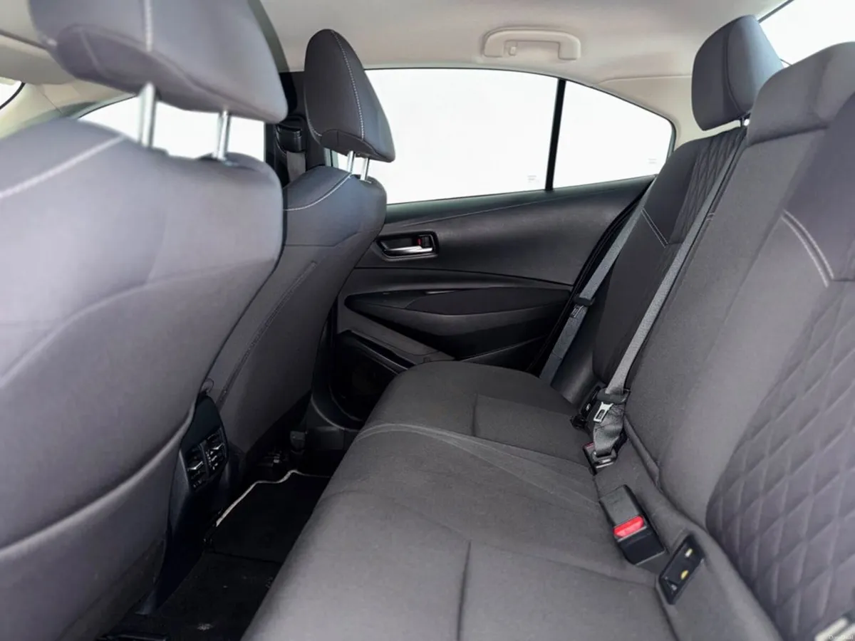 Toyota Corolla Hybrid Luna Saloon 4DR Auto--Sale P - Image 4