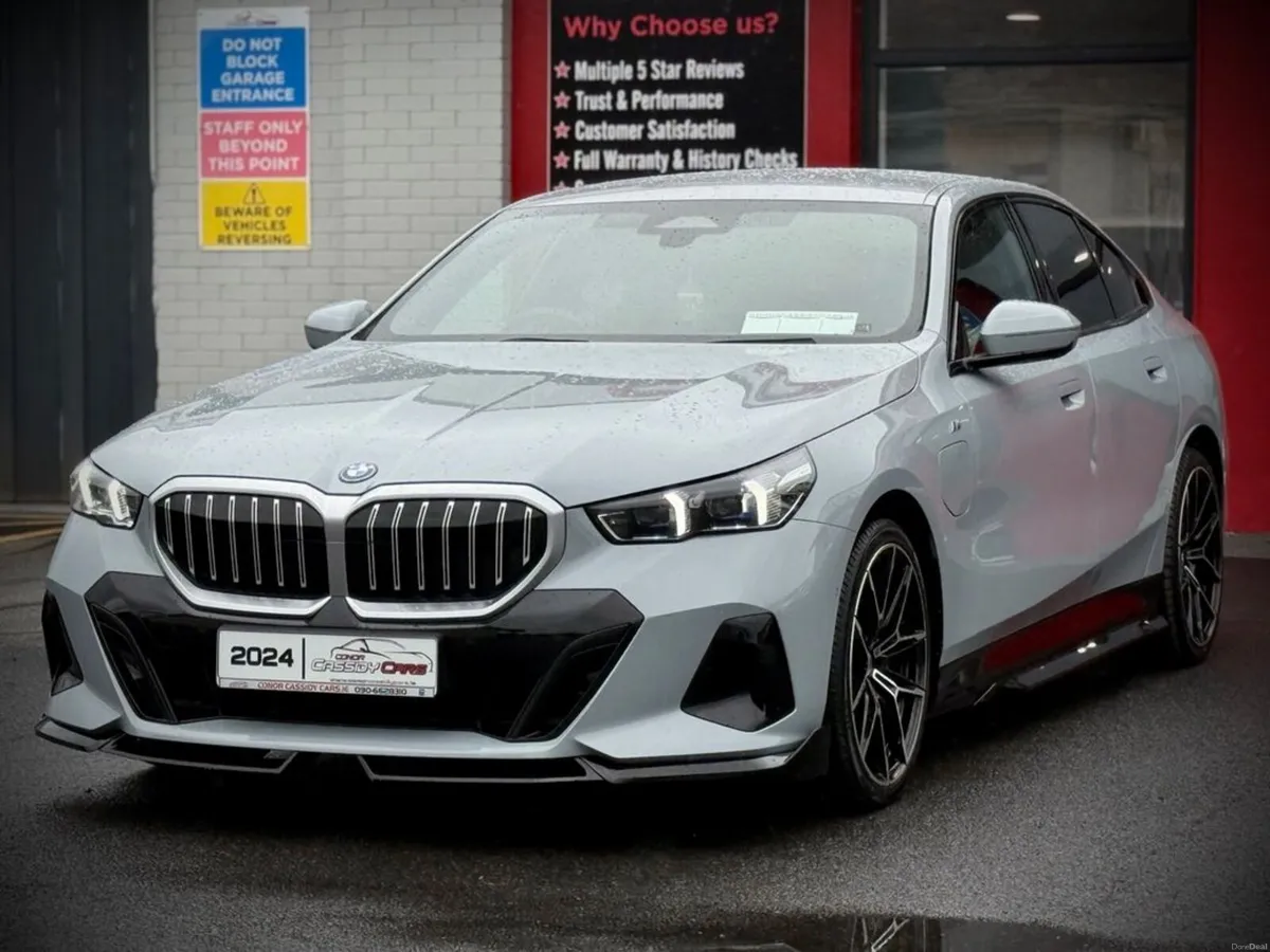 BMW 5-Series 530E M-SPORT // BROOKLYN GREY // M-PE - Image 4