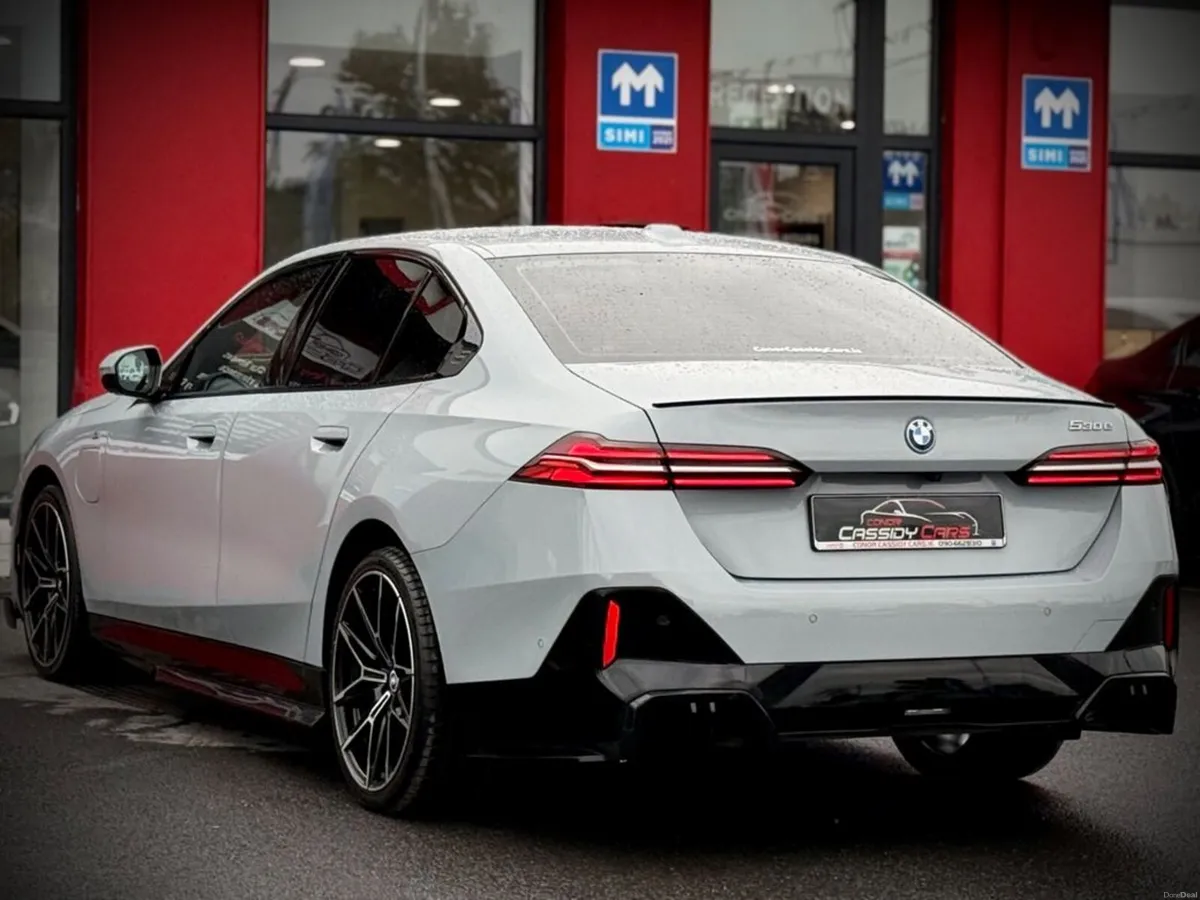 BMW 5-Series 530E M-SPORT // BROOKLYN GREY // M-PE - Image 6