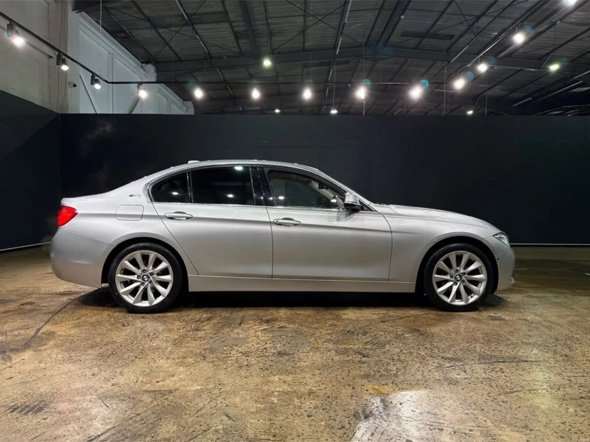 BMW 3-Series 2.0 AUTOMATIC - HYBRID - Image 2
