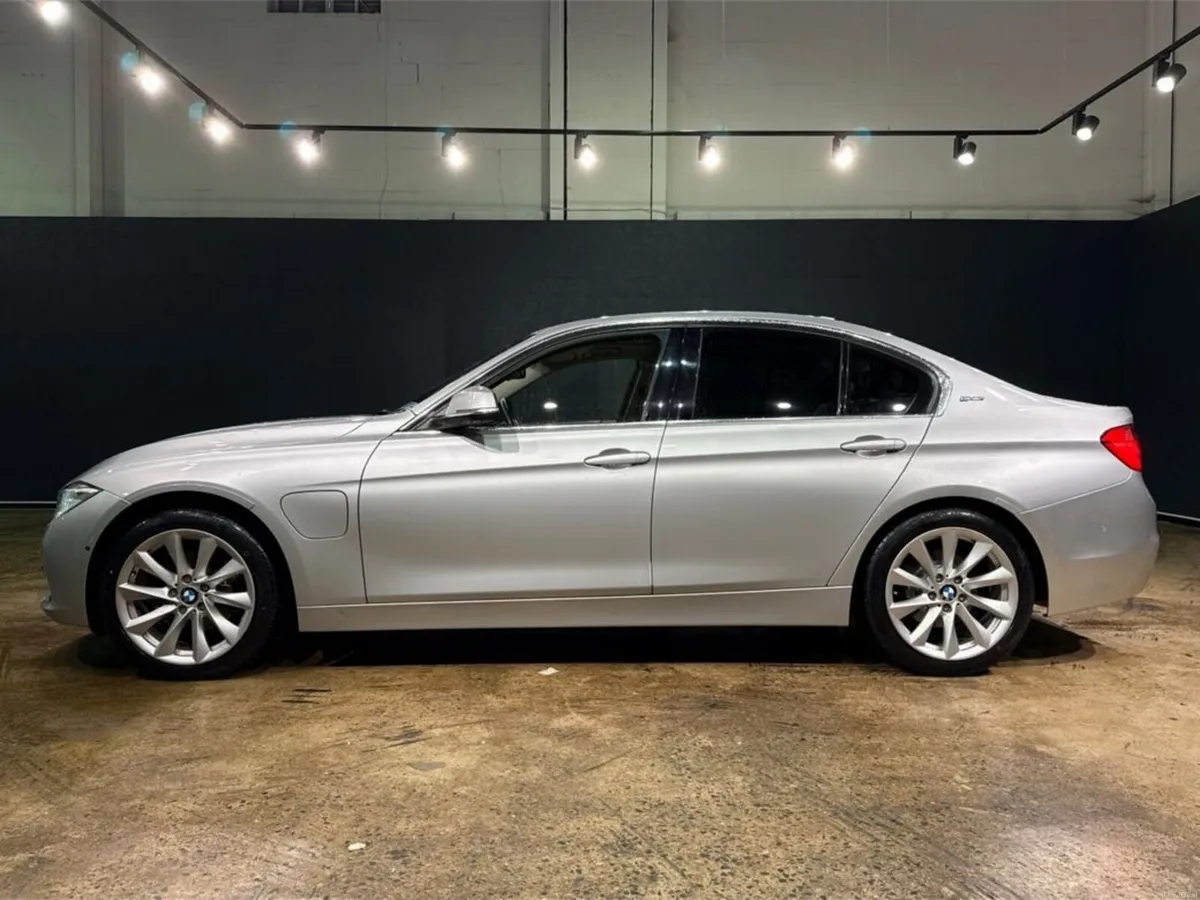 BMW 3-Series 2.0 AUTOMATIC - HYBRID - Image 6