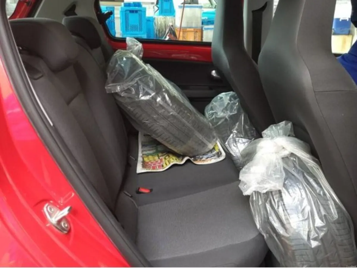 Volkswagen up! 1.0 Petrol Auto - Image 5