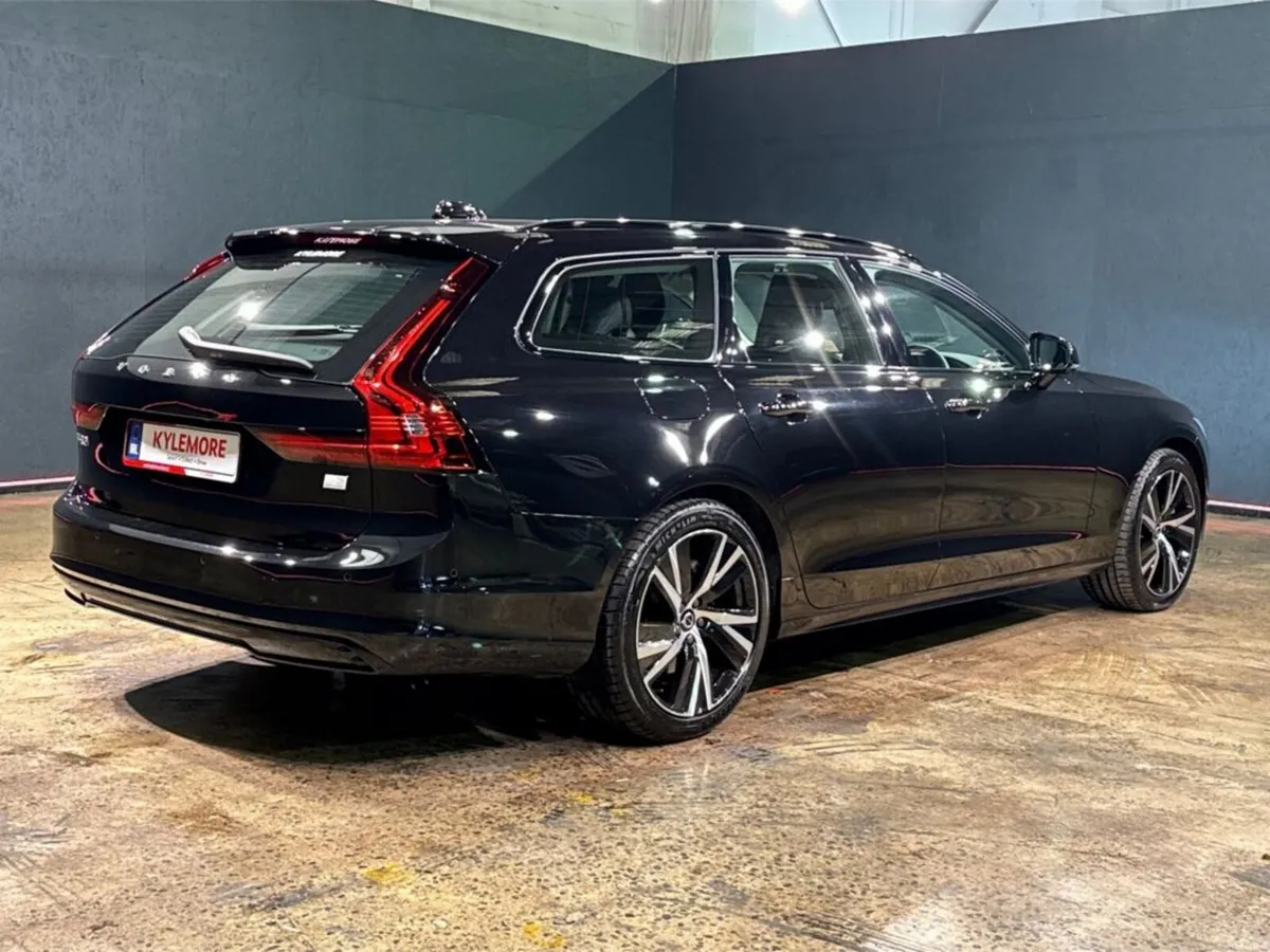 Volvo V90 RECHARGE T6 PLUS AWD - 360 REVERSE CAMER - Image 3