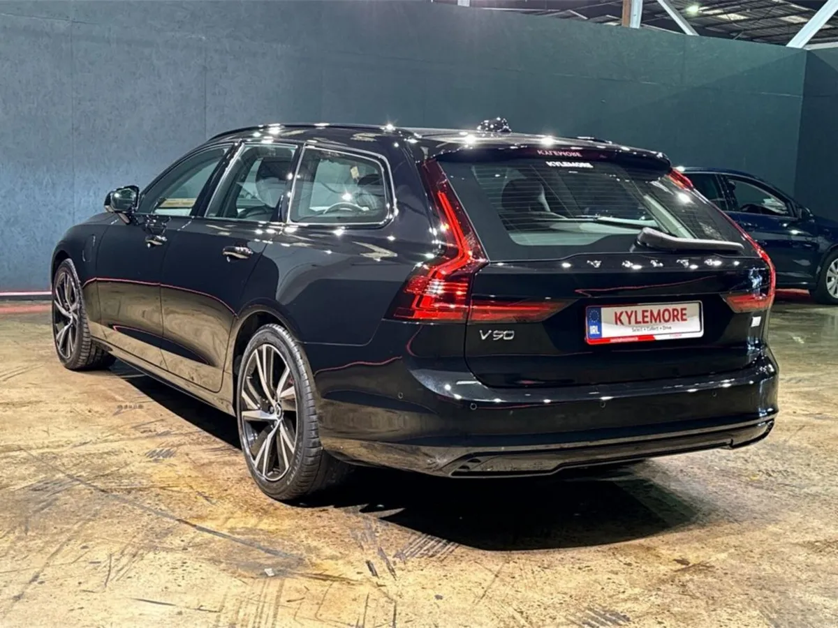 Volvo V90 RECHARGE T6 PLUS AWD - 360 REVERSE CAMER - Image 5